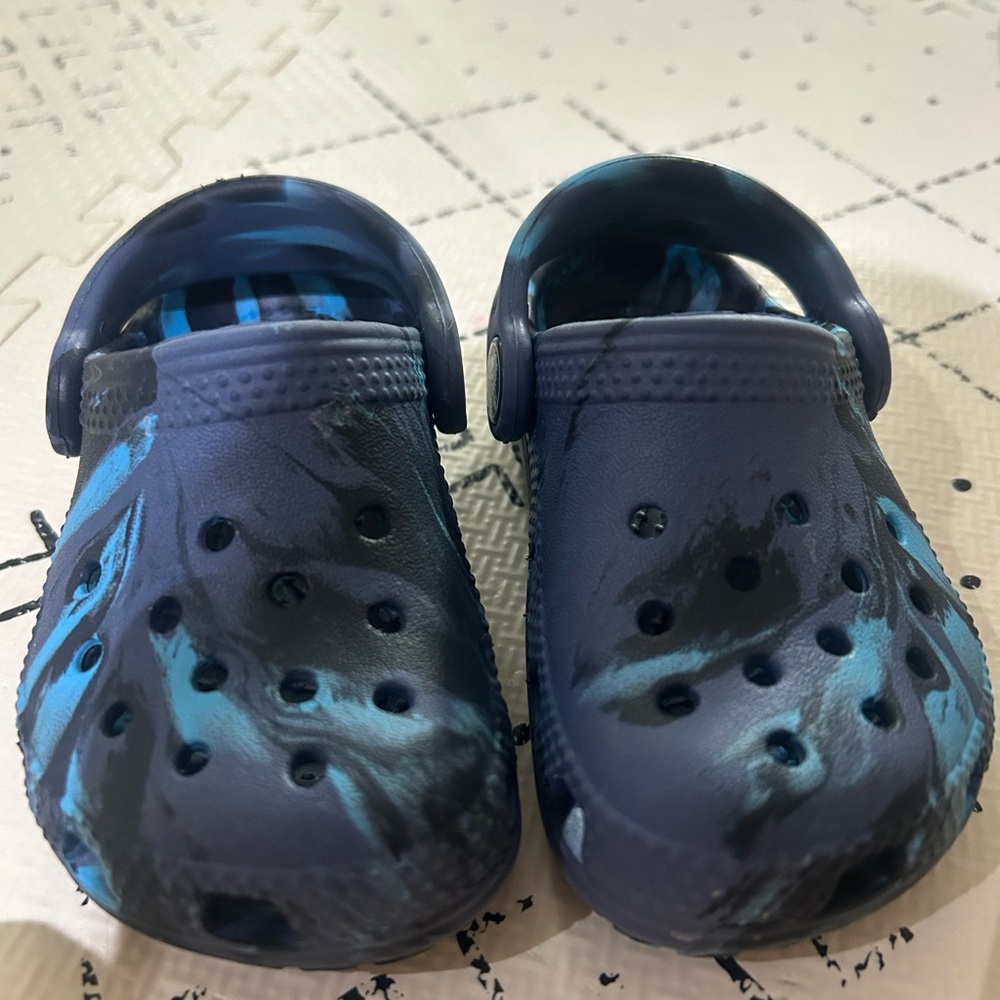 CROCS Kids Water Shoes in Blue and Black